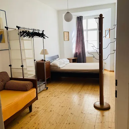 Apartment Wohnung, 2 Schlafzimmer, Strassenseitig Graz