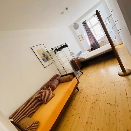 Wohnung, 2 Schlafzimmer, Strassenseitig * Graz