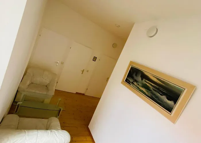 Wohnung, 2 Schlafzimmer, Strassenseitig 公寓 *